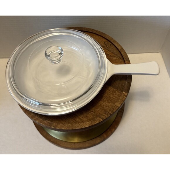 Vtg. Corning Ware, 6.5" Skillet, and Lid, 6.5" W x 10.25" w/Handle. - Picture 2 of 6